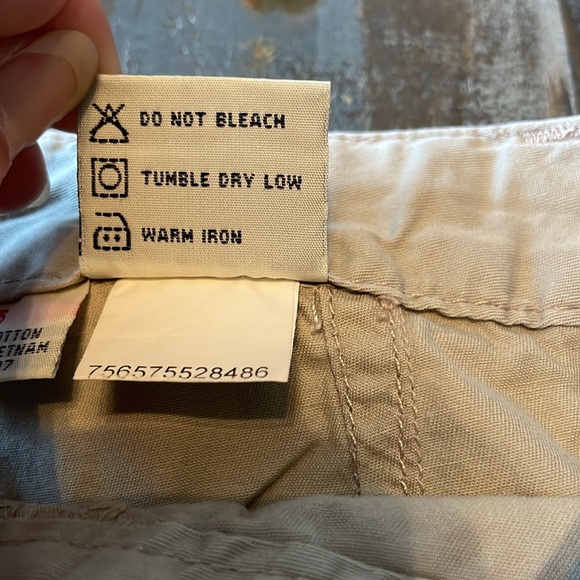 Juniors Unionbay Khaki Cargo Capris - Picture 8 of 12